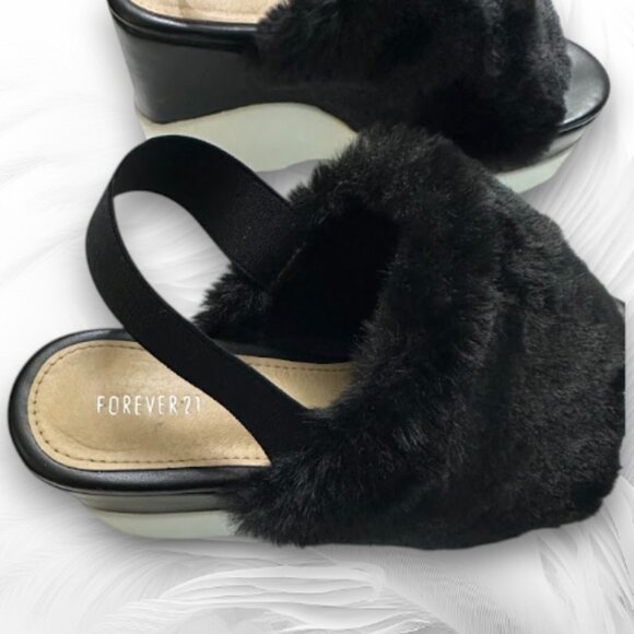 Forever 21 Black Faux Fur Platform Sandals Fluffy Wedge Slides Women’s Size 7M - Picture 3 of 6
